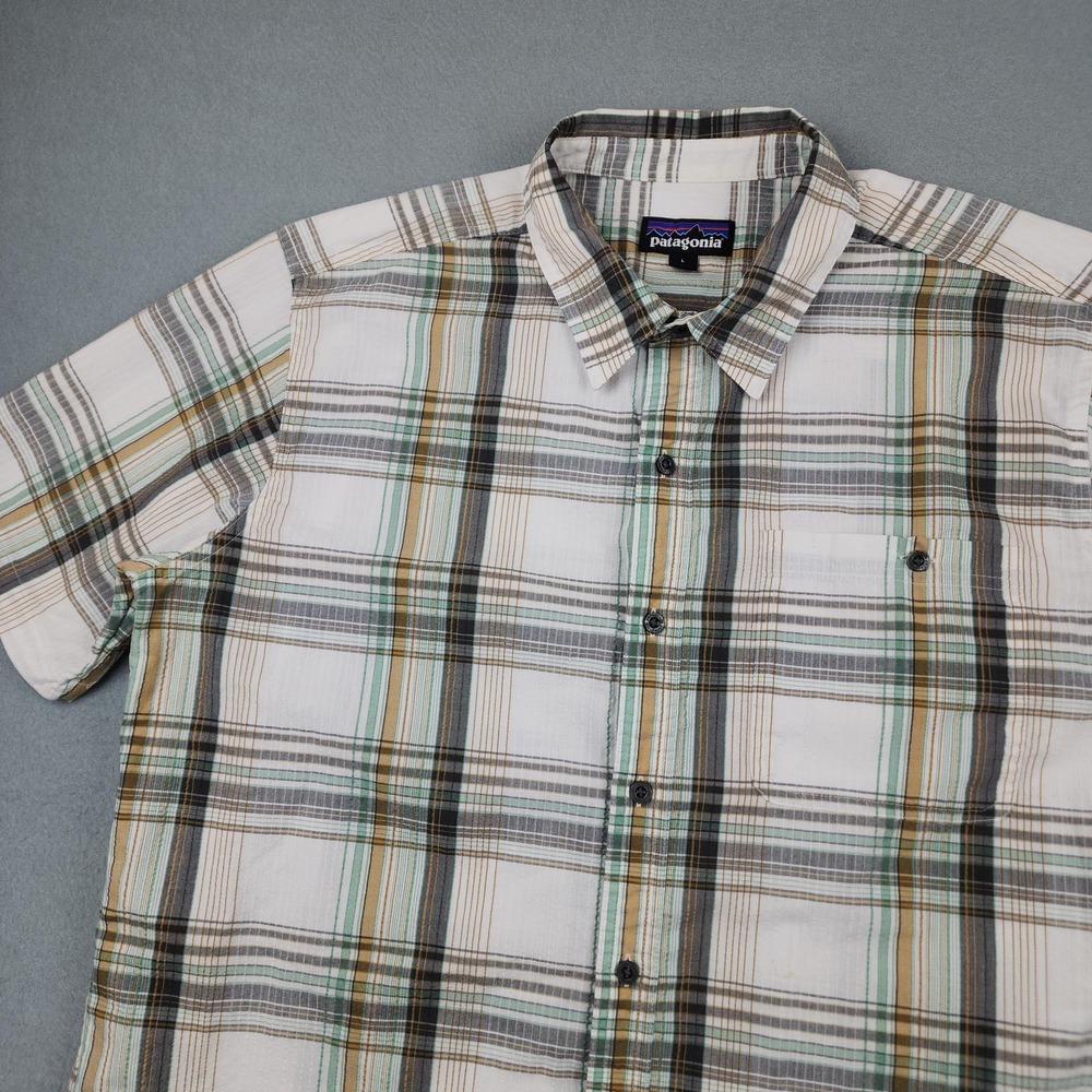 Patagonia Shirt Mens Large White Plaid Short Sleeve Puckerware Button Up Hiking